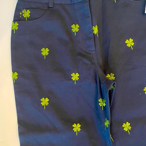 Lilly Pulitzer size 10 white label NWT St. Patrick’s Day shamrock pants - Picture 2 of 2